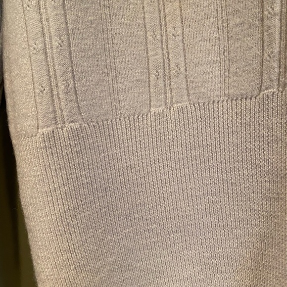 Woman’s sweater by Mercer & Madison. - Picture 3 of 7
